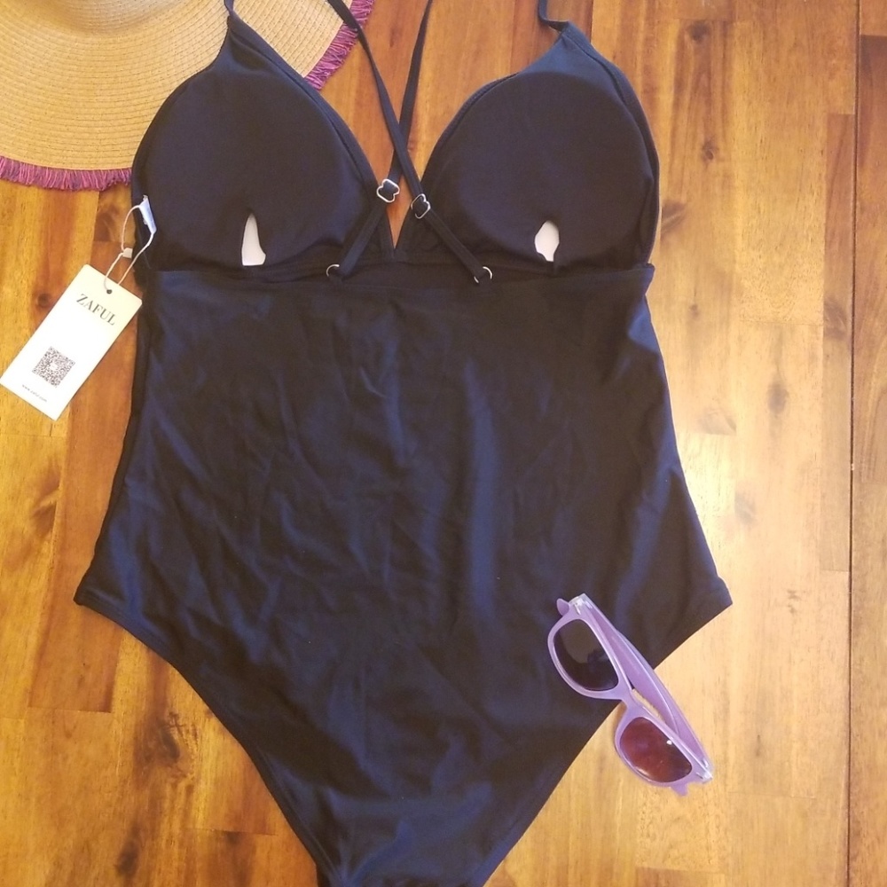 One Piece Crisscross Back Swimsuit - Picture 2 of 5